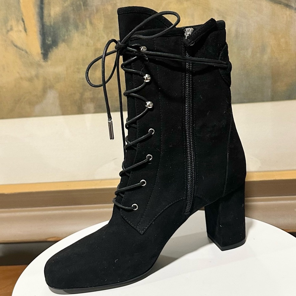 🌹LONGCHAMP🌹 Lace Up Black Suede Bootie Size: 36 - Picture 5 of 14